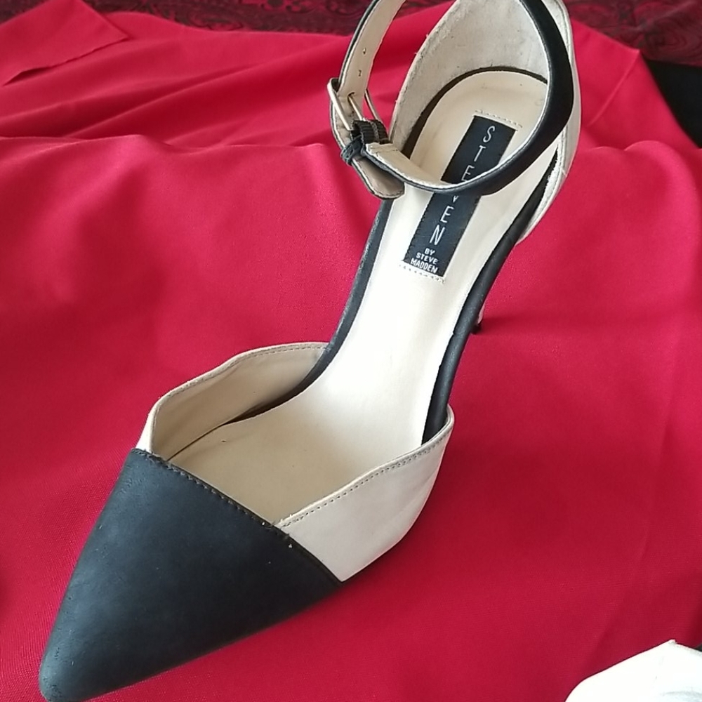 Stilettos - Picture 2 of 2